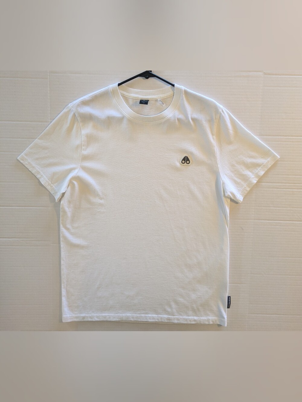 Moose Knuckles White Crew Neck T-Shirt w/Chest Logo- M (NWOT)